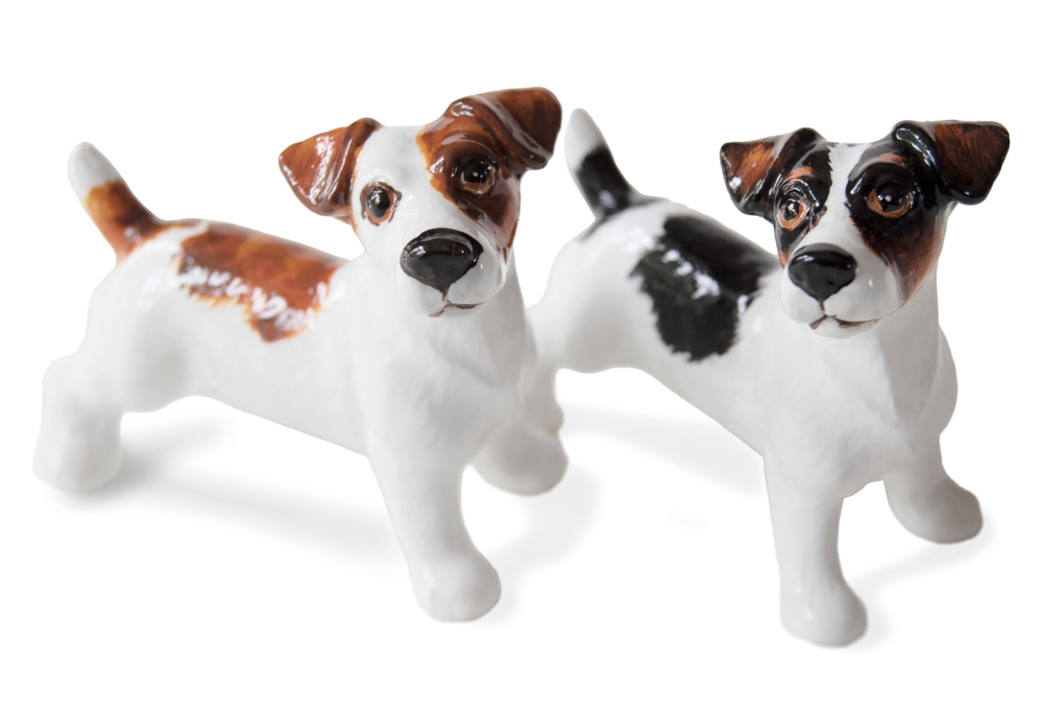 He might small in size but what he lacks in stature he certainly makes up for with his tremendous tenacious spirit. The fun-loving Jack Russell is beautifully captured on Blue Witch ceramic. This feisty little dog is full of heart is loved by countless owners.