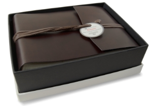 A very intelligent collection: The Romano Photo Album is supremely refined and redefined with natural recycled leather, specially created by professional Italian leather craftsmen. Employing advanced techniques, the environmental impact is much reduced. By using what is essentially a waste material it retains many of the properties and textures of regular leather without losing that wonderful natural leather smell. Uncompromised quality which is distinctive and is still a luxurious option. The leather has a glossy finish whilst still allowing for flexibility.