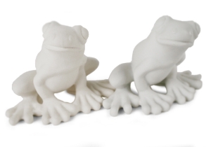 Friends of the Earth. A charming Frog perched on a unique Unpainted Cruet Set with exquisite background detail of a lily pad to give extra depth. Blue Witch brings this little creature to life.