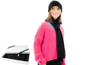 Craftsmanship lies at the heart of luxury. Our Firenze Cashmere has been expertly crafted in Italy from the noblest of yarns; cashmere blended with Merino wool, a beautiful natural fibre. This special fabric provides warmth and is the ultimate in luxurious comfort.