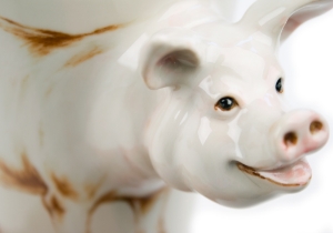 Famous for its gluttony, the endearing Pig is featured on a wonderful Blue Witch ceramic. This cheerful creature is a firm favourite with many people despite its greed and willingness to eat pretty much anything!