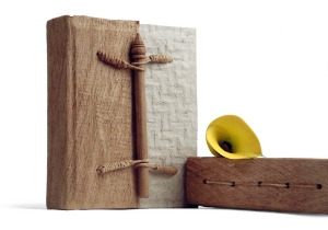 Achieve a little drama through sheer simplicity with our Oriental Photo Album. The design represents the Golden City’s Gate of Ancient Siam with a hand carved wooden post to open and close it.The super natural tree bark paper adds an uncluttered and calm aura creating a subtle and very timeless look. A contrasting natural bark half cover provides depth and sophistication. The gateway for all your happy memories which will be locked in and safe for future generations, the album itself is a lovely decorative piece for your home.