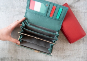 Nina is an elegant collection of Italian-made accessories from small wallets and cosmetic bags to handbags and clutches. They are available in a luxurious choice of colors. The perfect companion to carry wherever you go.