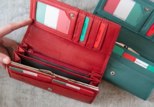 Nina is an elegant collection of Italian-made accessories from small wallets and cosmetic bags to handbags and clutches. They are available in a luxurious choice of colors. The perfect companion to carry wherever you go.